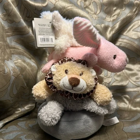 Babies Stuffed Animals Rattle Soft and precious NWT - Picture 1 of 9